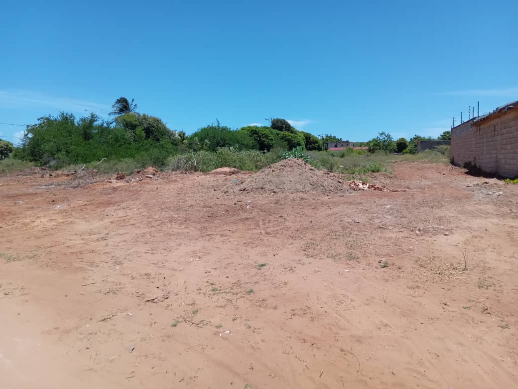 Excelente lote de terreno cerca de Playa El Agua