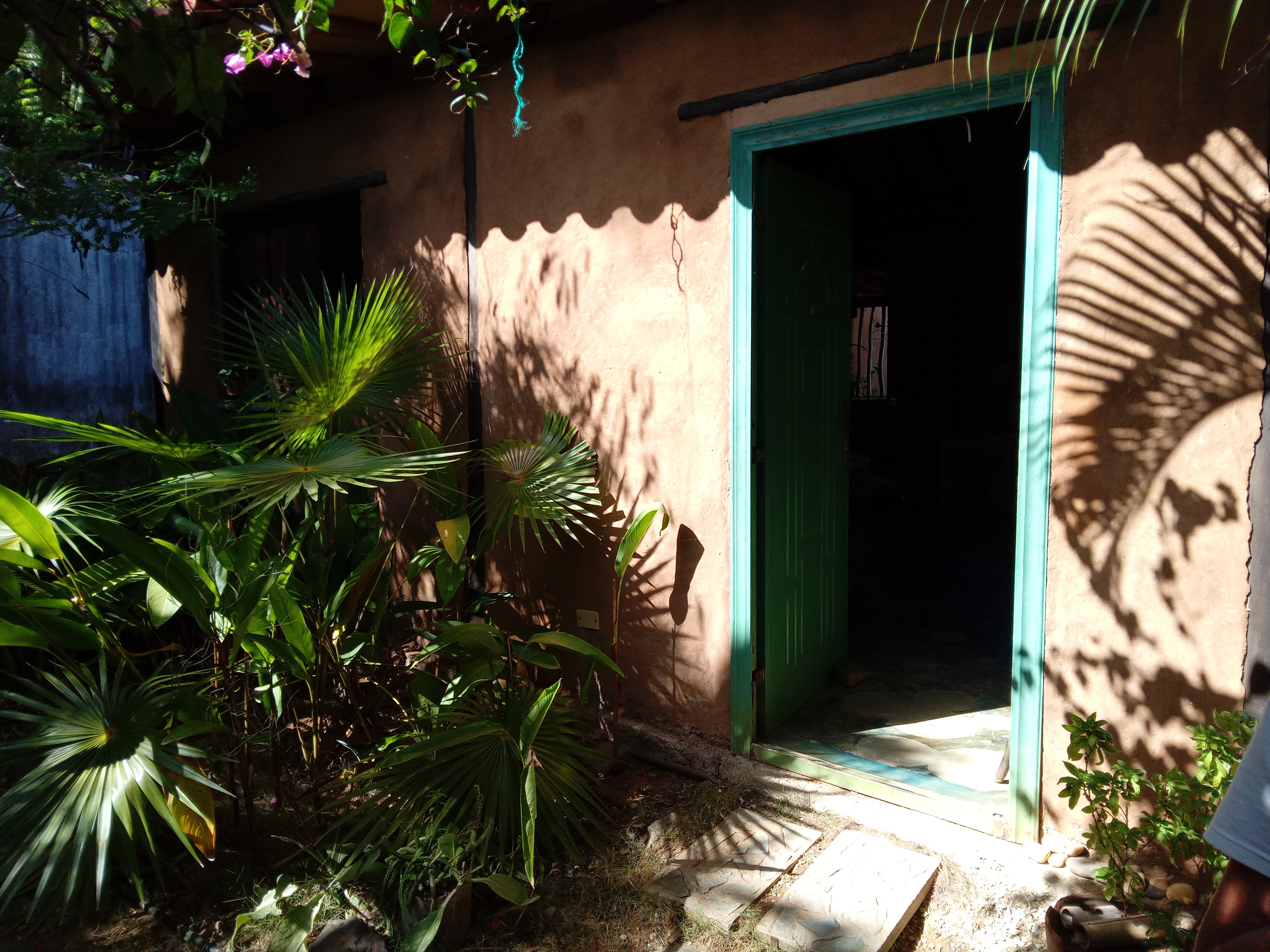 ACOJEDORA CASA DE ESTILO RUSTICO CARIBEÑO