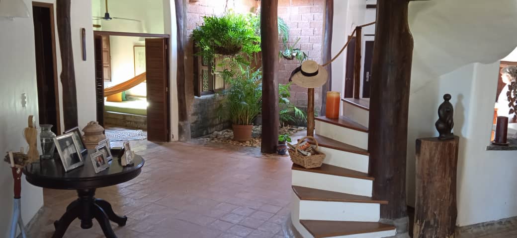 EXCELENTE CASA DE CAMPO EN PARCELAMIENTO PRIVADO