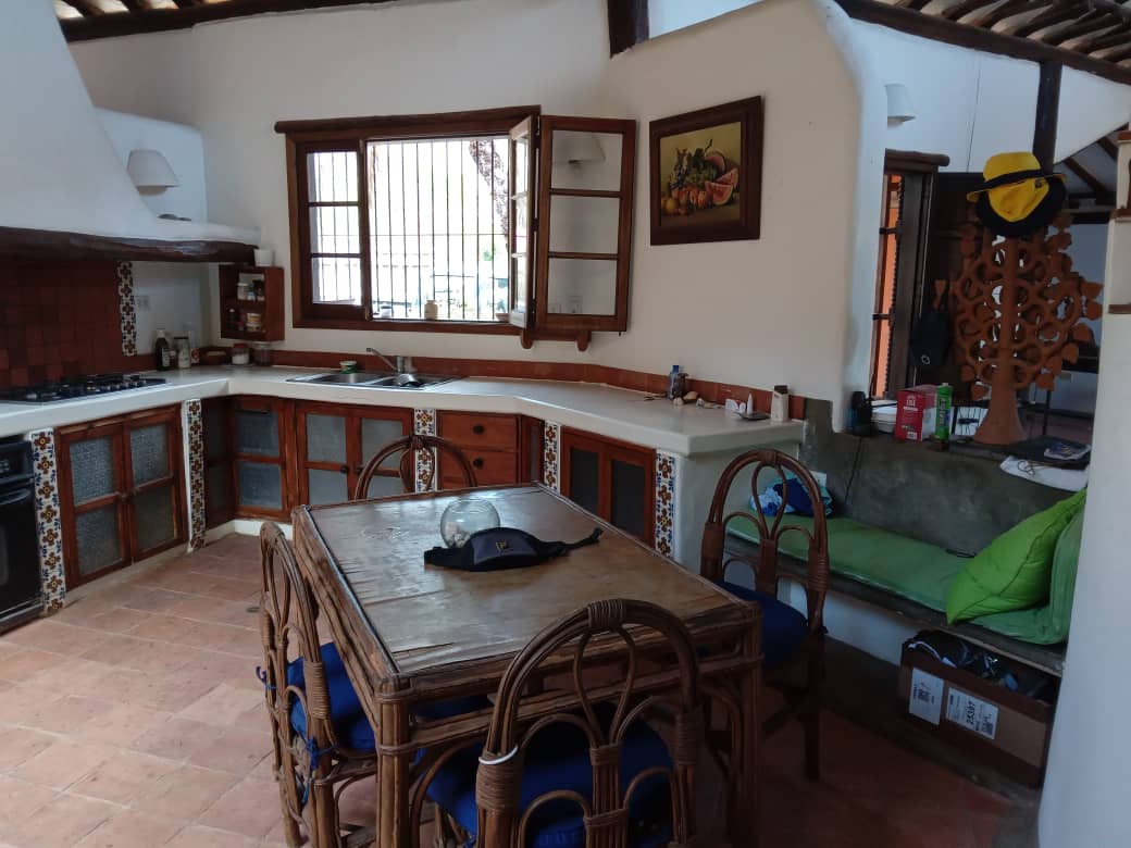 EXCELENTE CASA DE CAMPO EN PARCELAMIENTO PRIVADO