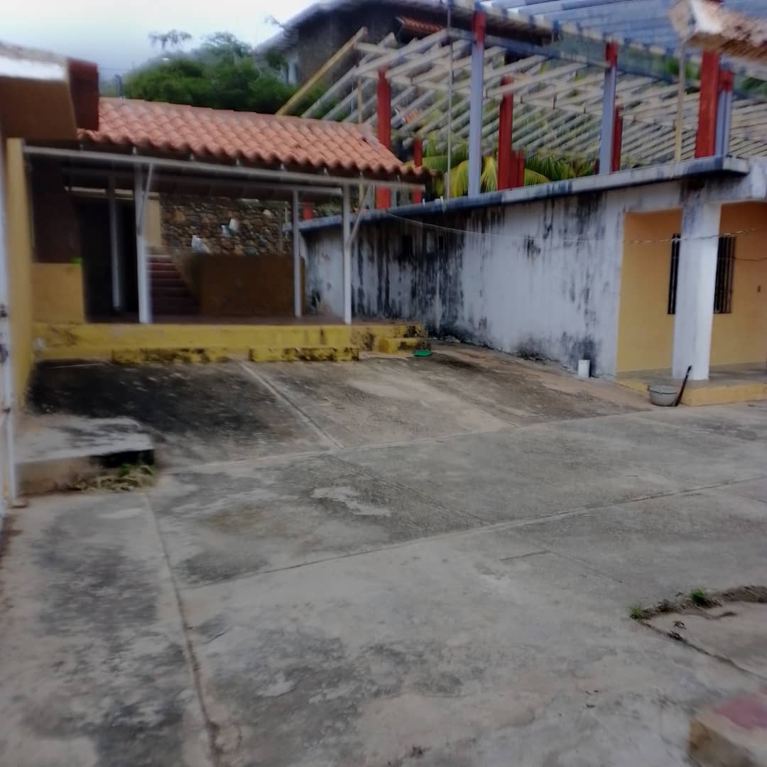 IMPORTANTE LOTE DE TERRENO CON  BIENECHURÍAS PARA DESARROLLO TURISTICO